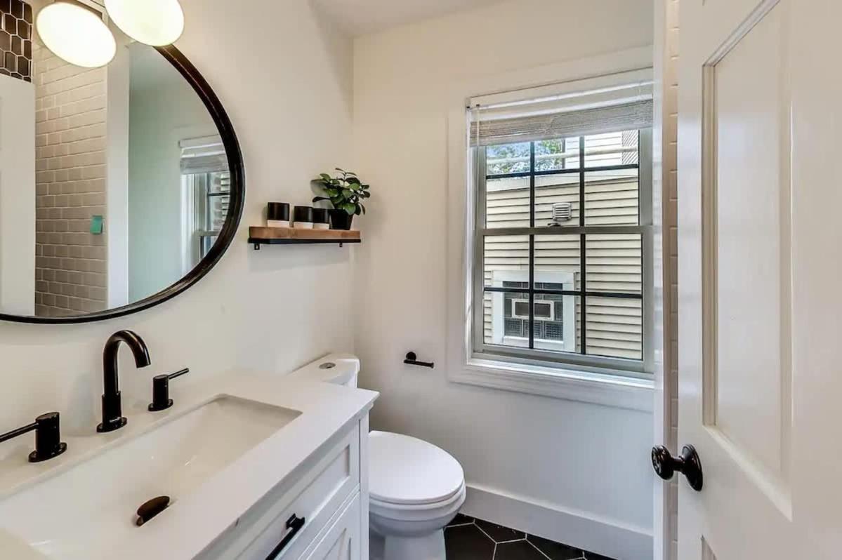 Spacious 4br With Outdoor Oasis Chicago